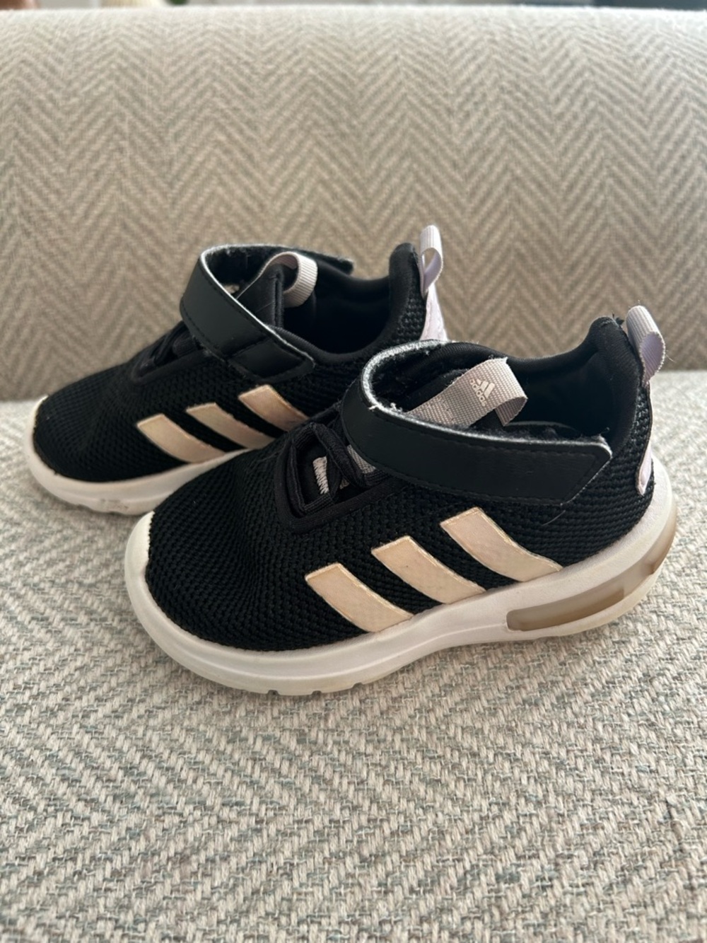 Adidas girl tennis shoes